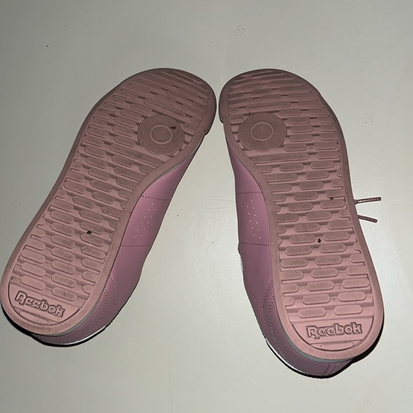 Reebok Classics Pink On Pink On Silver Sneaker Shoes - Picture 9 of 9